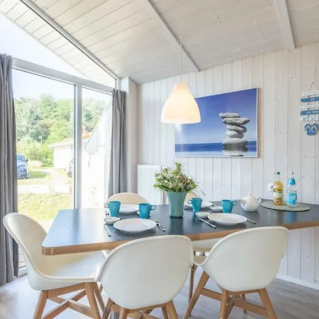 Strandhaus Freibeuterweg 13 * Priwall