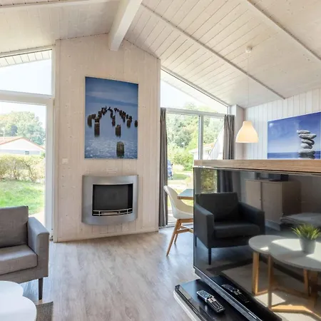 Strandhaus Freibeuterweg 13 *